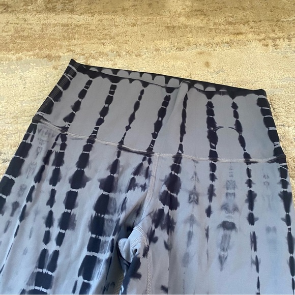 lululemon Wunder Under High rise Vert Shabori Tie Dye Tights Leggings Yoga: 6 - Picture 3 of 10